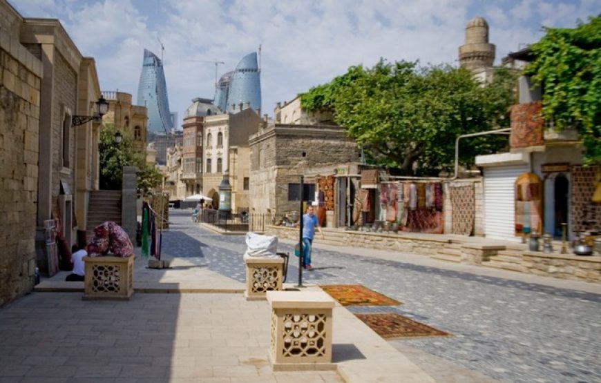 Historic Walking Tour in Baku Old City